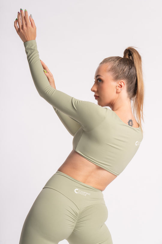 Crop Top Light Breathable yoga set: long-sleeve crop top and high-waist leggingsGreen